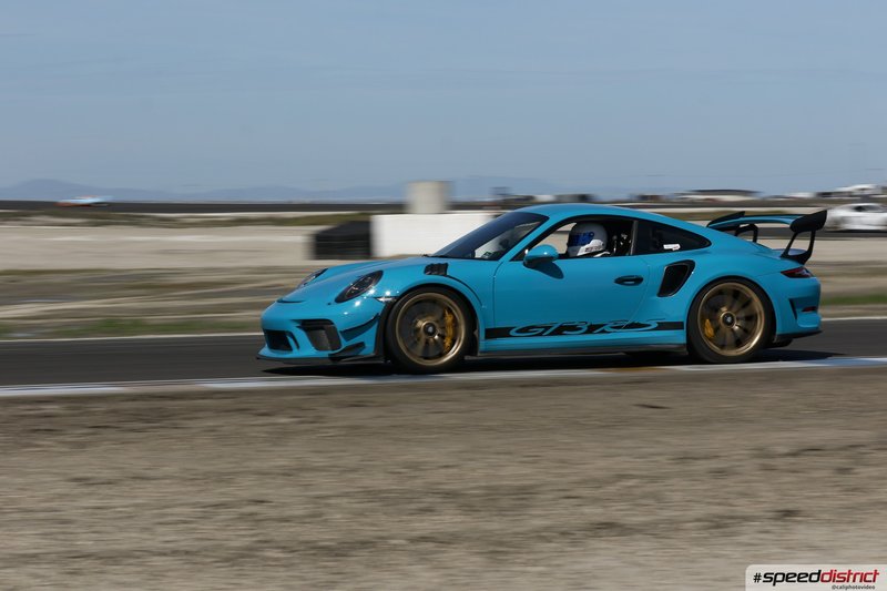 Porsche 911 GT3 RS blue