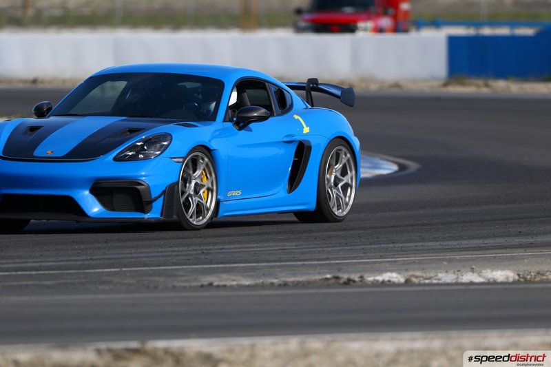 Porsche Cayman GT4 RS