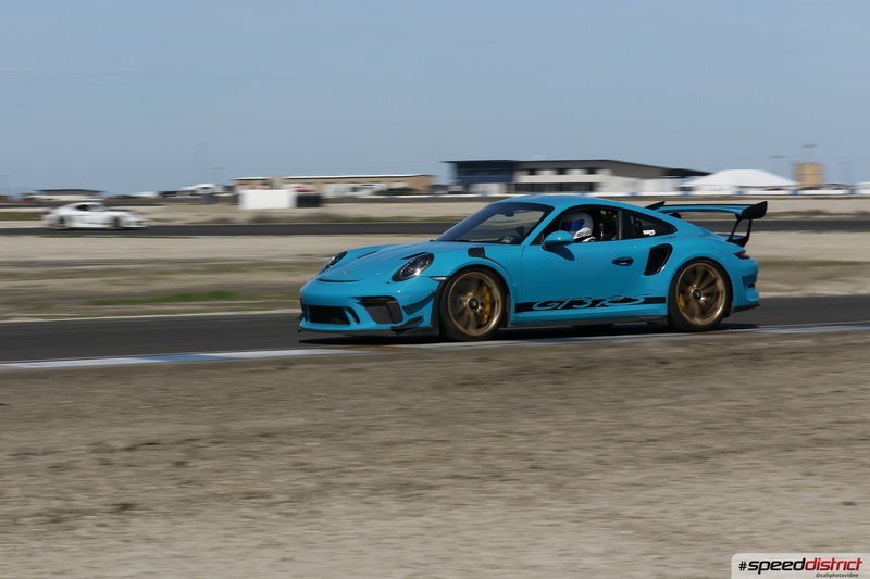Porsche 911 GT3 RS blue