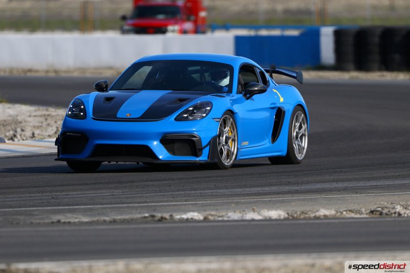 Porsche Cayman GT4 RS