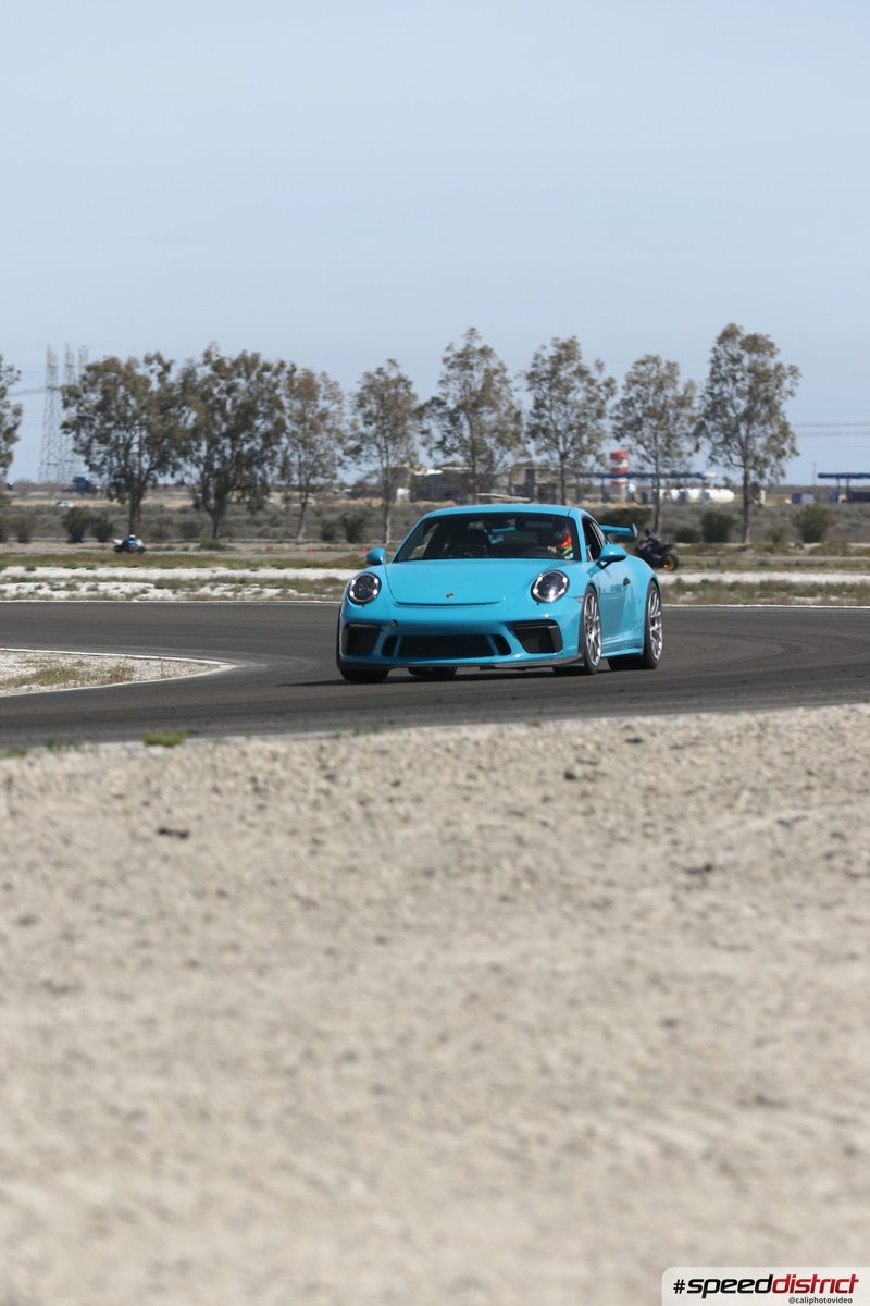 Porsche 911 GT3 RS blue