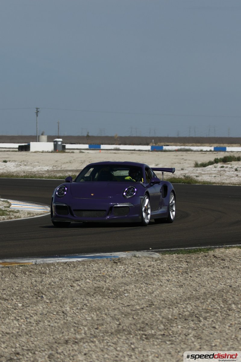 Porsche 911 GT3 RS purple