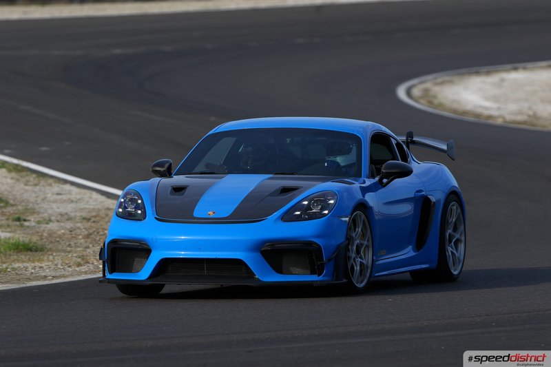 Porsche Cayman GT4 RS