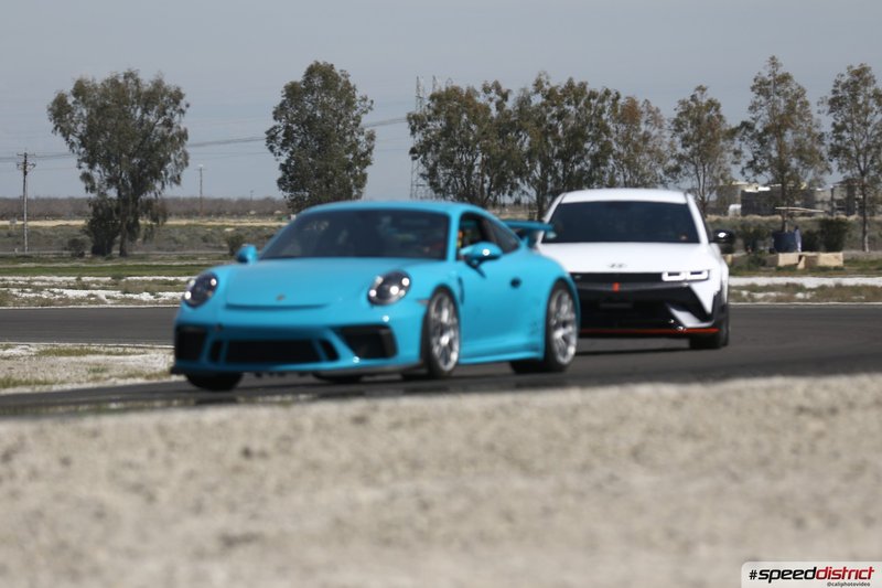 Porsche 911 GT3 RS blue