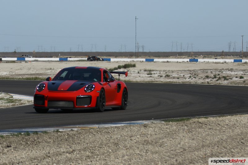 Porsche 911 GT3 RS red