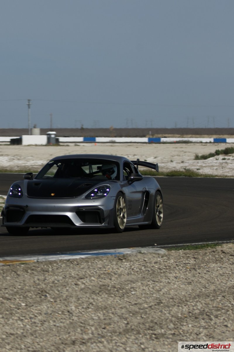 Porsche Cayman GT4 RS