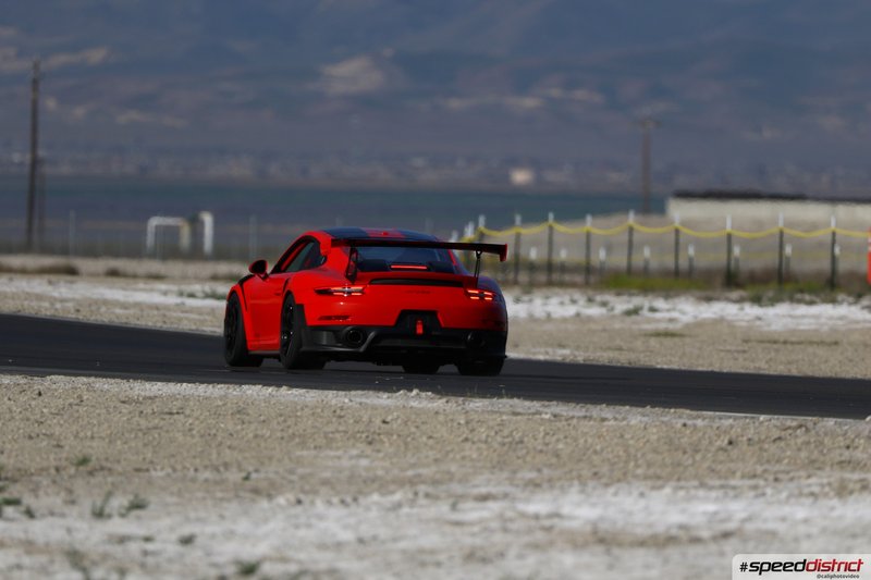 Porsche 911 GT3 RS red