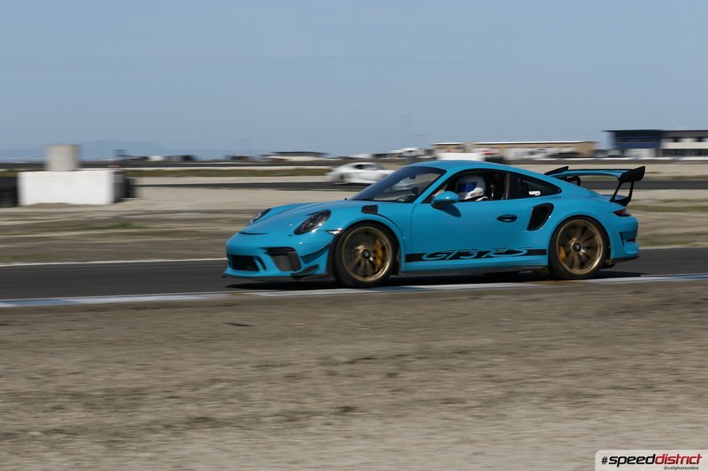 Porsche 911 GT3 RS blue