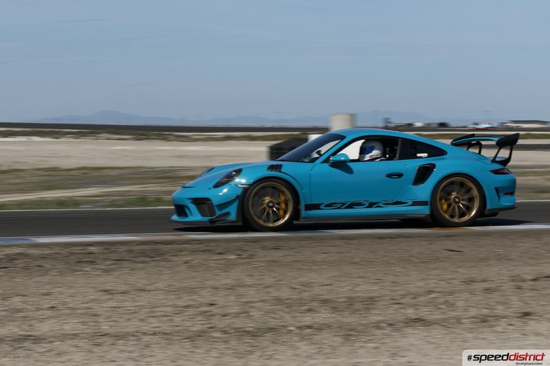 Porsche 911 GT3 RS blue