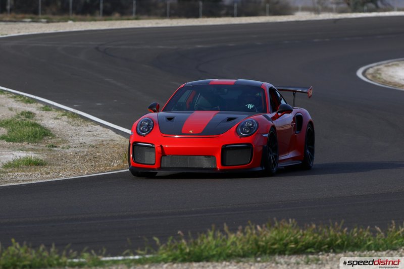 Porsche 911 GT2 RS