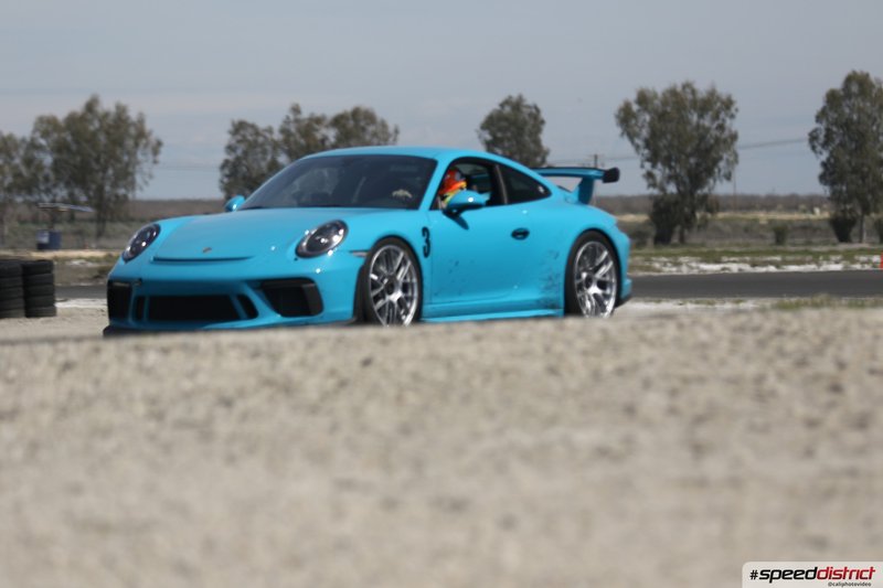 Porsche 911 GT3 RS blue