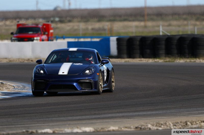 Porsche Cayman GT4