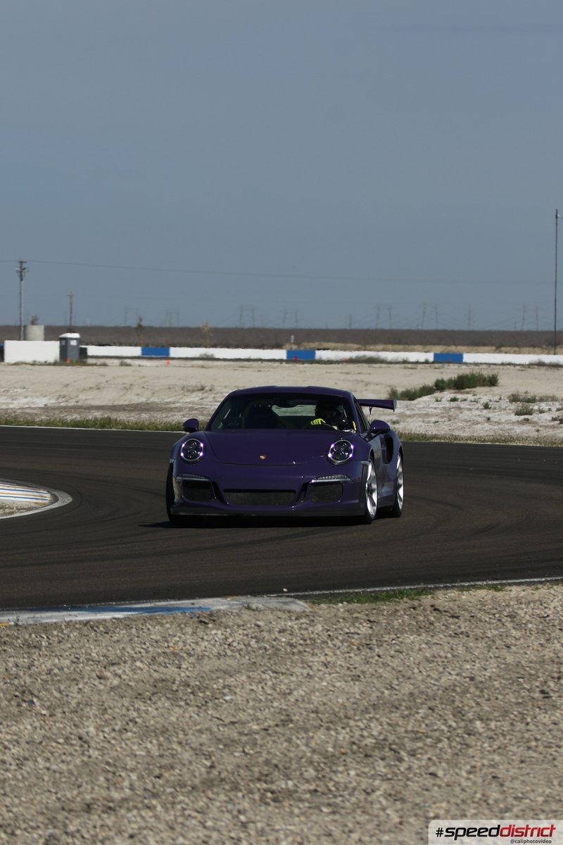 Porsche 911 GT3 RS purple