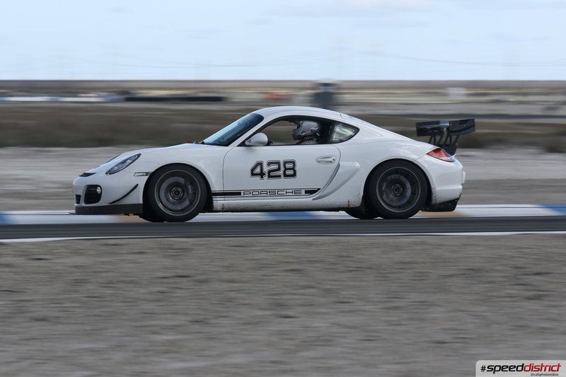 Porsche Cayman GT4 white