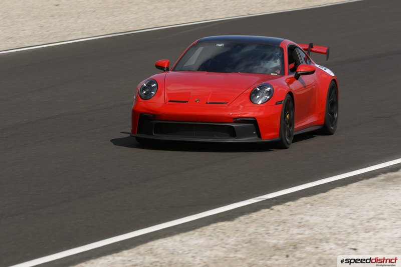 Porsche 911 GT3 RS red