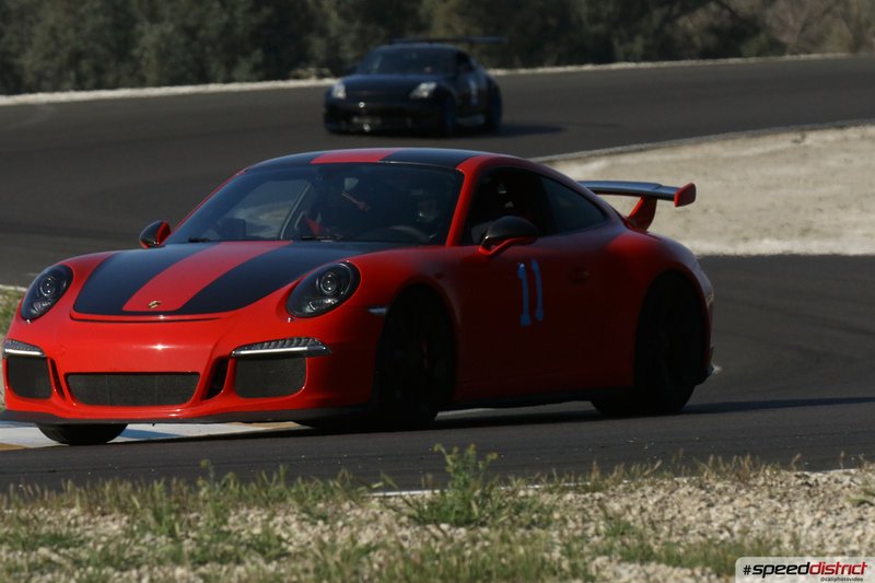 Porsche 911 GT3 RS red