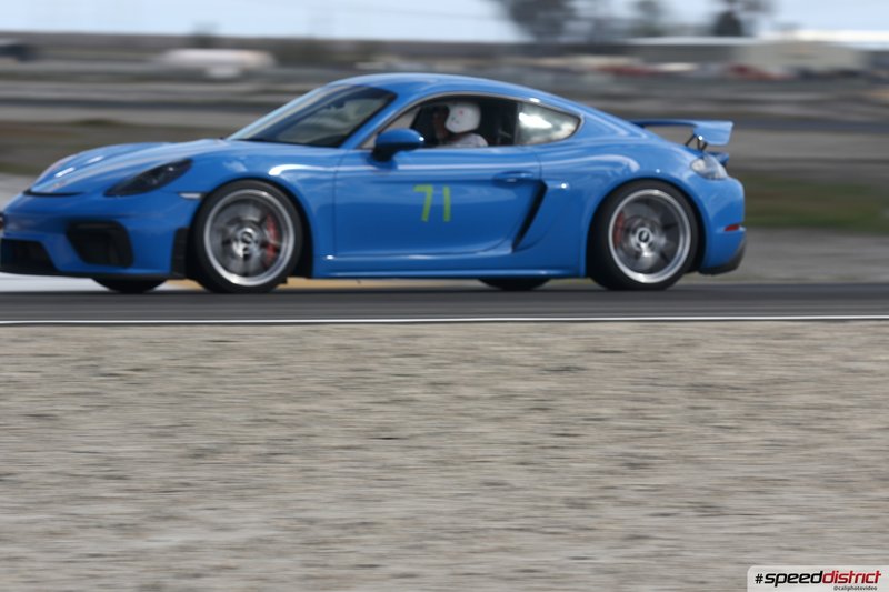 Porsche Cayman GT4 blue