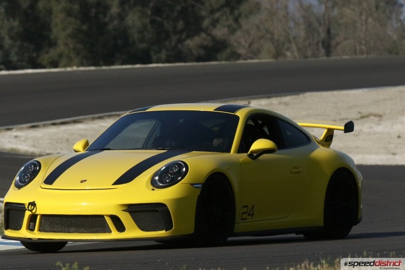 Porsche 911 GT3 yellow