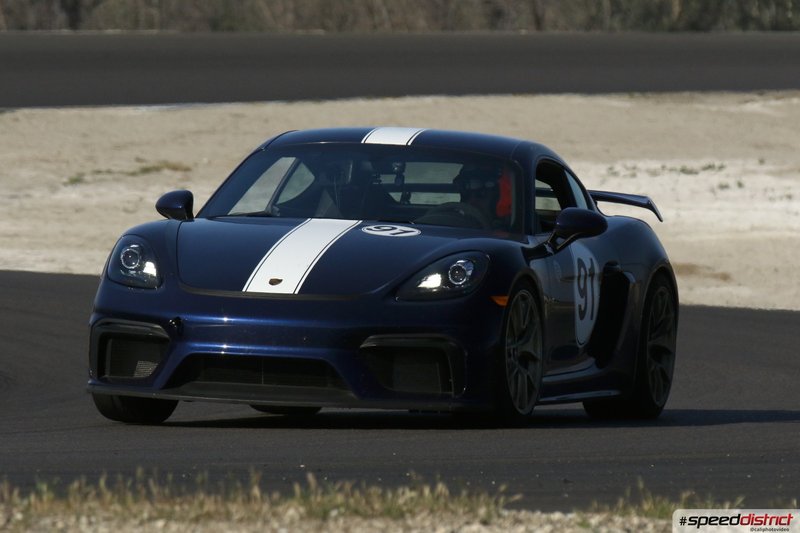Porsche Cayman GT4 blue
