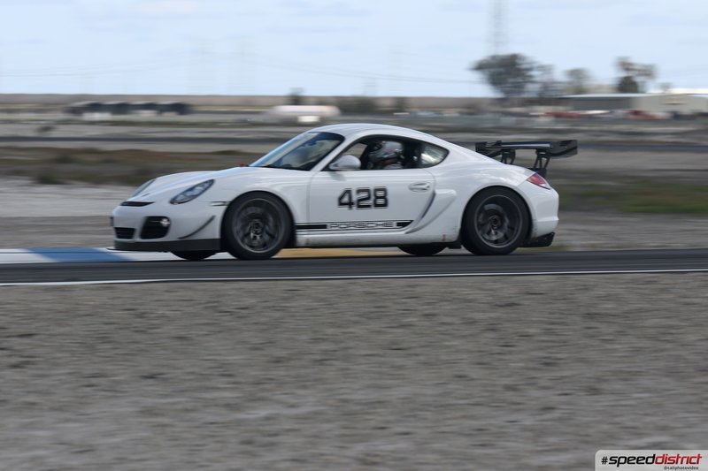 Porsche Cayman GT4 white