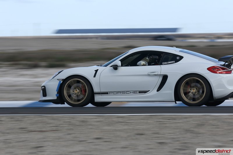 Porsche Cayman GT4 white
