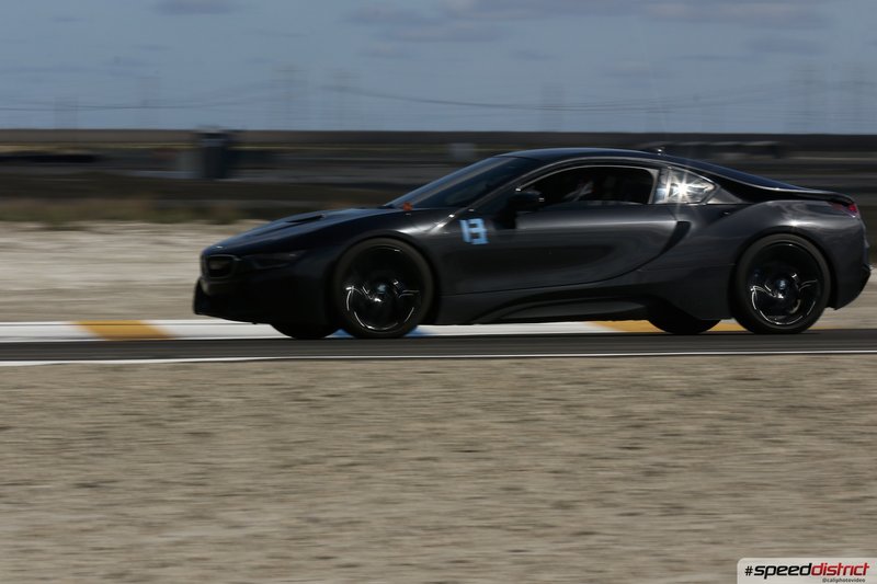 BMW i8 black