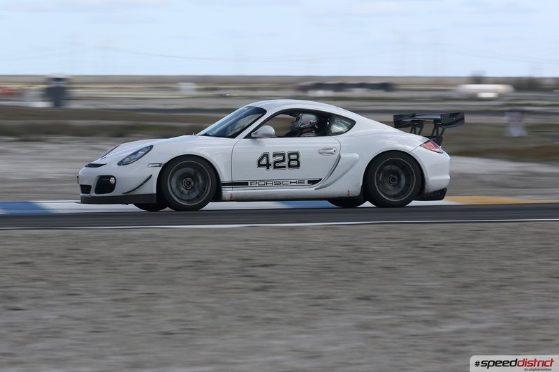 Porsche Cayman GT4 white