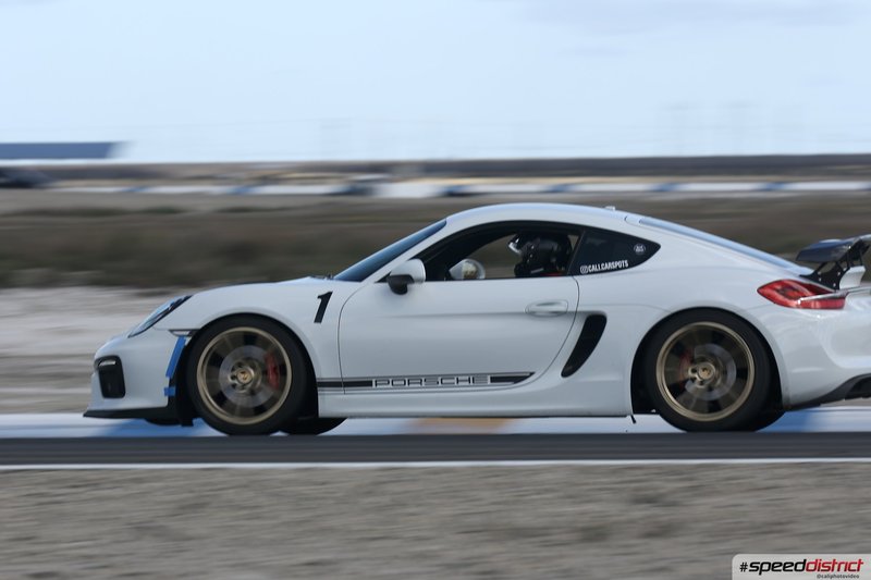 Porsche Cayman GT4 white