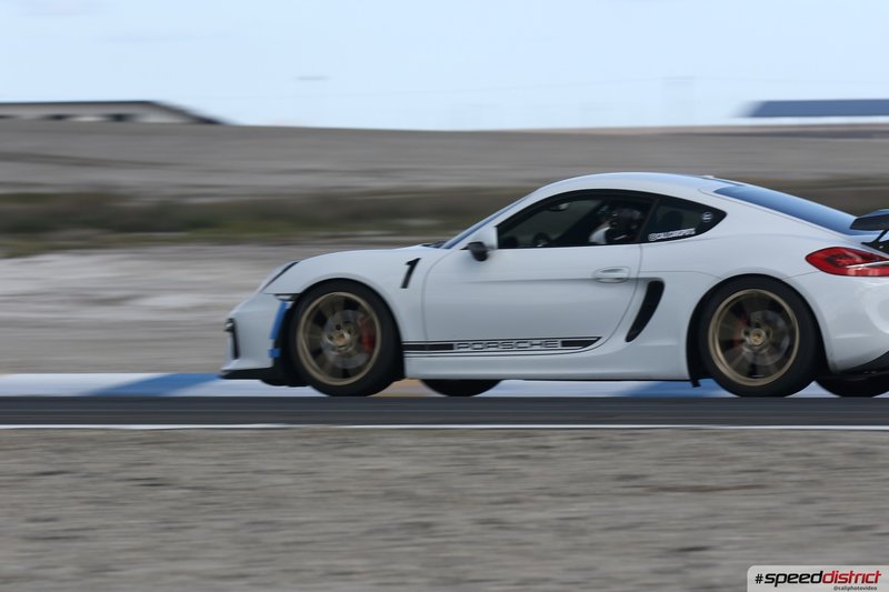 Porsche Cayman GT4 white