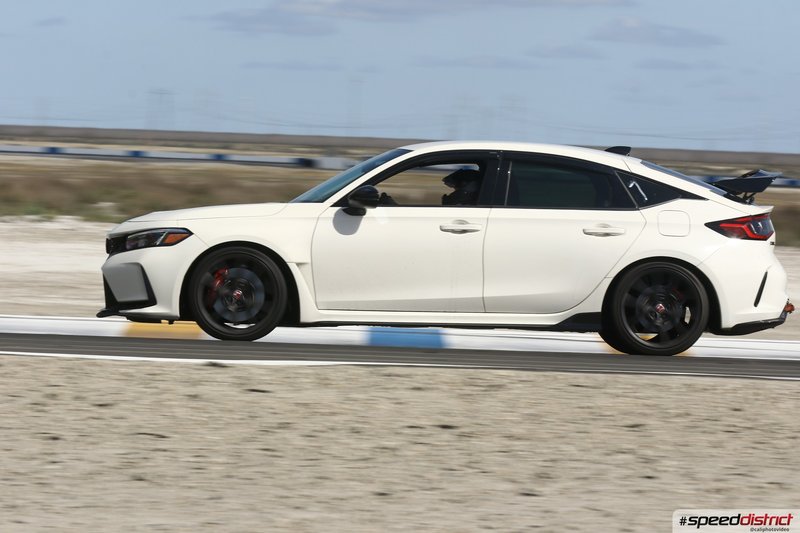 BMW M3 Competition white