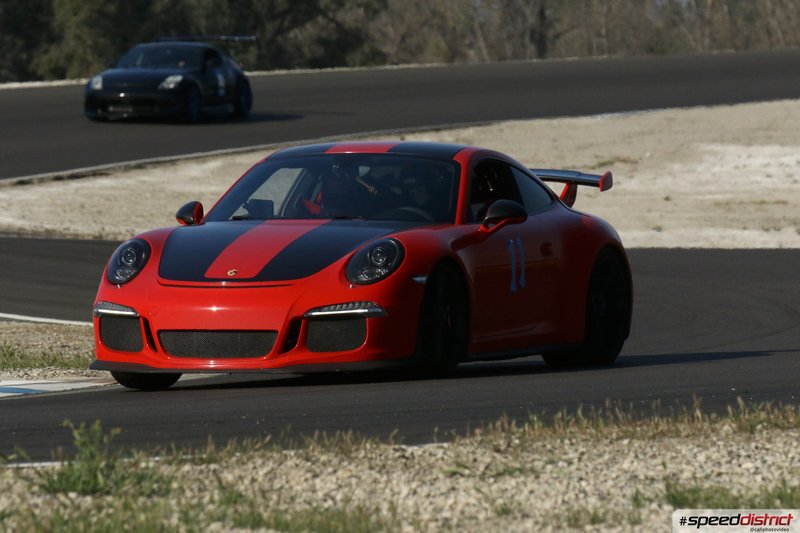 Porsche 911 GT3 RS red