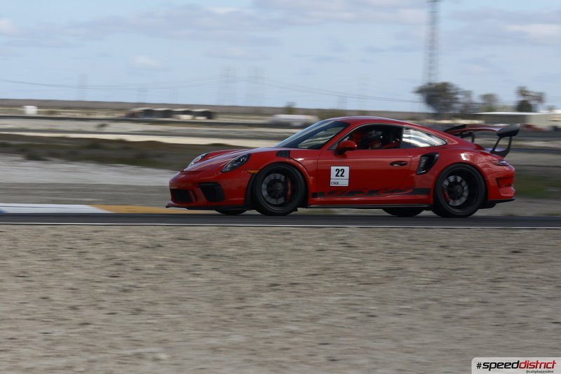 Porsche 911 GT3 RS red