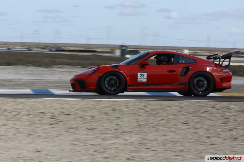 Porsche 911 GT3 RS red