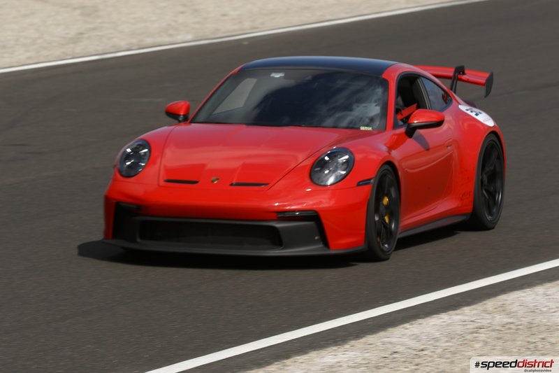 Porsche 911 GT3 RS red