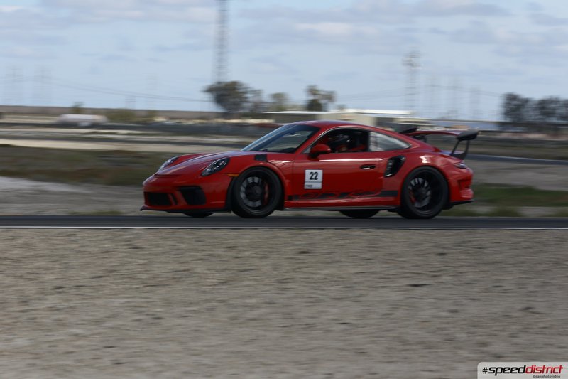 Porsche 911 GT3 RS red