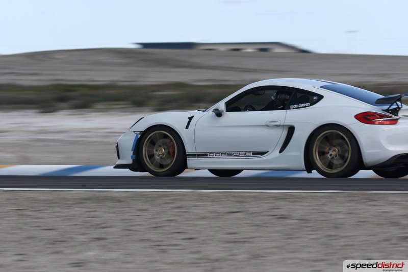 Porsche Cayman GT4 white