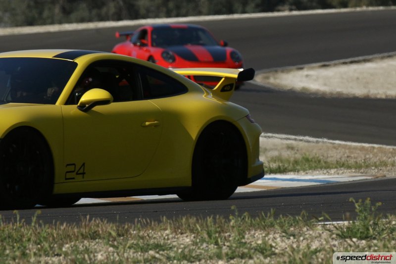 Porsche 911 GT3 RS yellow