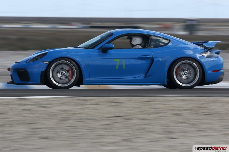 Porsche Cayman GT4 blue