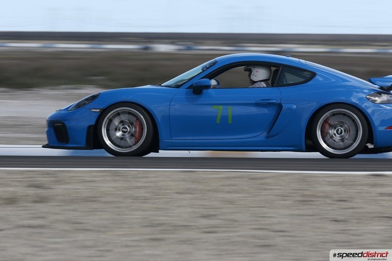 Porsche Cayman GT4 blue