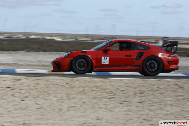 Porsche 911 GT3 RS red