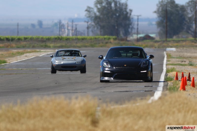 Porsche Cayman GT4