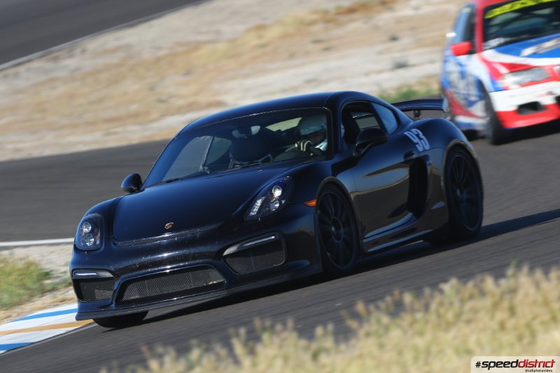 Porsche Cayman GT4