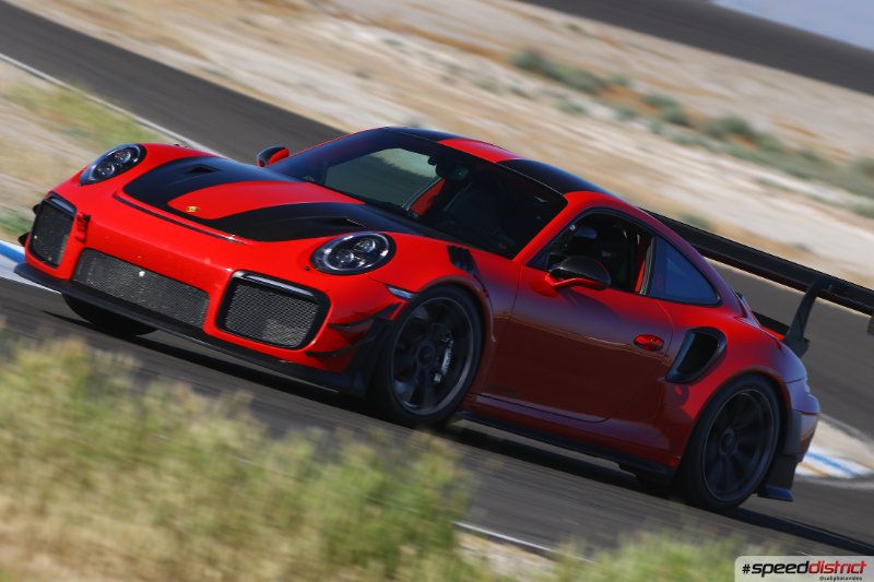 Porsche 911 GT3 RS red