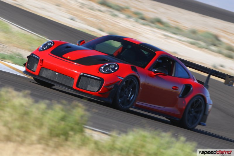 Porsche 911 GT3 RS red