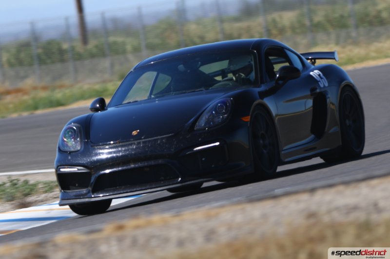 Porsche Cayman GT4