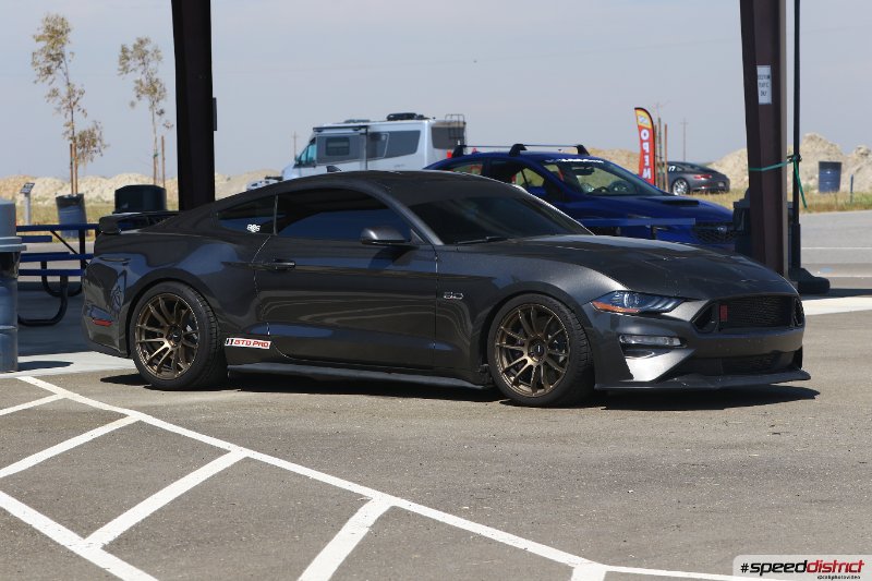 Ford Mustang black