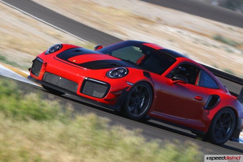 Porsche 911 GT3 RS red