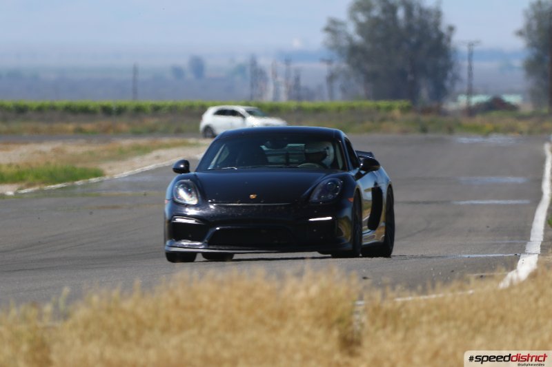 Porsche Cayman GT4