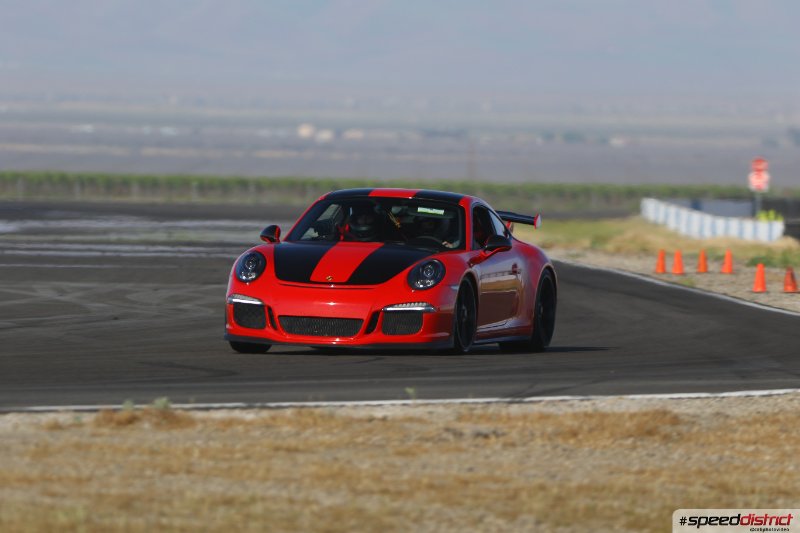 Porsche 911 GT3 RS red