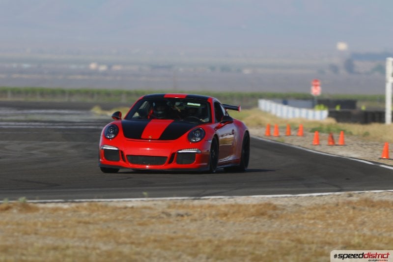 Porsche 911 GT3 RS red